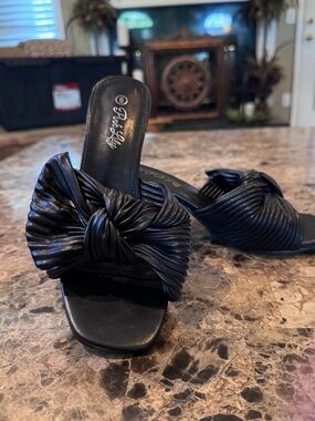 Pink Lily slide sandals